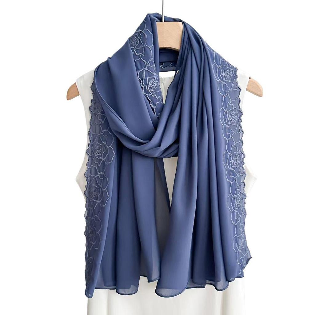 Sciarpa da Donna in Chiffon Monocolore con Grande Ricamo Floreale – Versatile Sciarpa di Seta & Protezione Solare