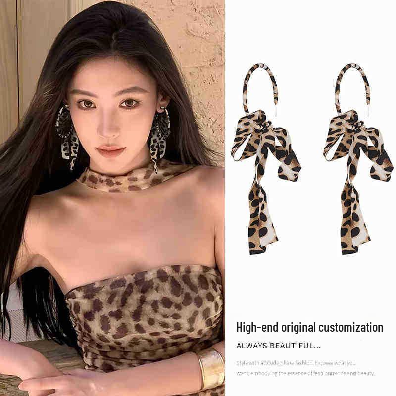 2025 Trendy Large Earrings: Simple, Cool, Versatile - Perfect for Round Faces