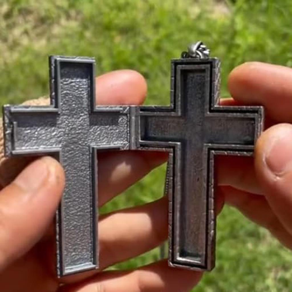 Squid Necklace Set, Cross Shaped Necklace With Compartment, Necklace With Old Cross Pendant, Necklace With Cross Shaped Necklace Pendant Desig