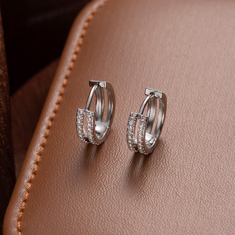 Hollow Diamond Double-Layer Earrings Women'S Niche Design Sense Exquisite Circle Ear Buckle Simple High-End Ear Jewelry