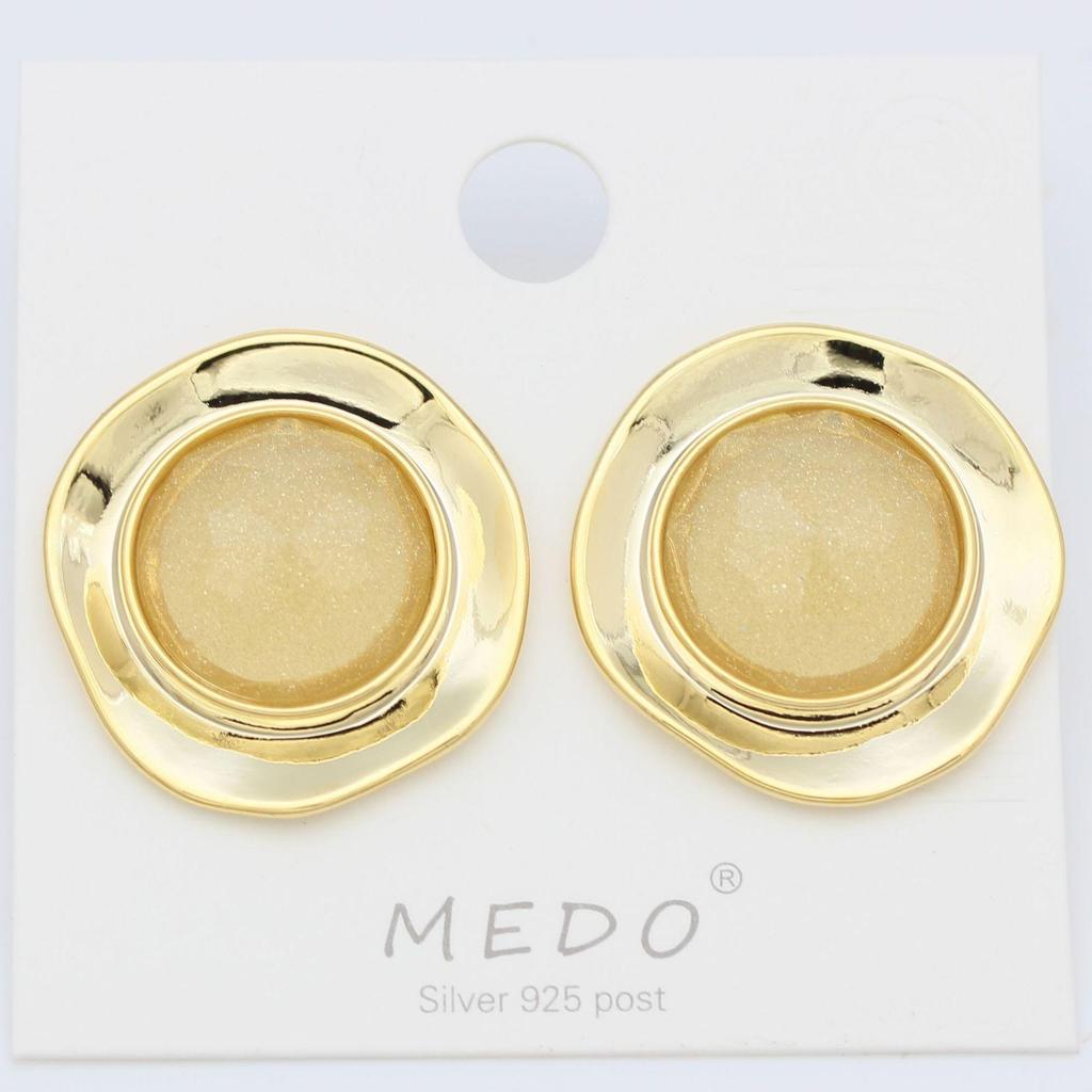 Hong Kong Retro Pearl Stud Earrings with S925 Silver Needle