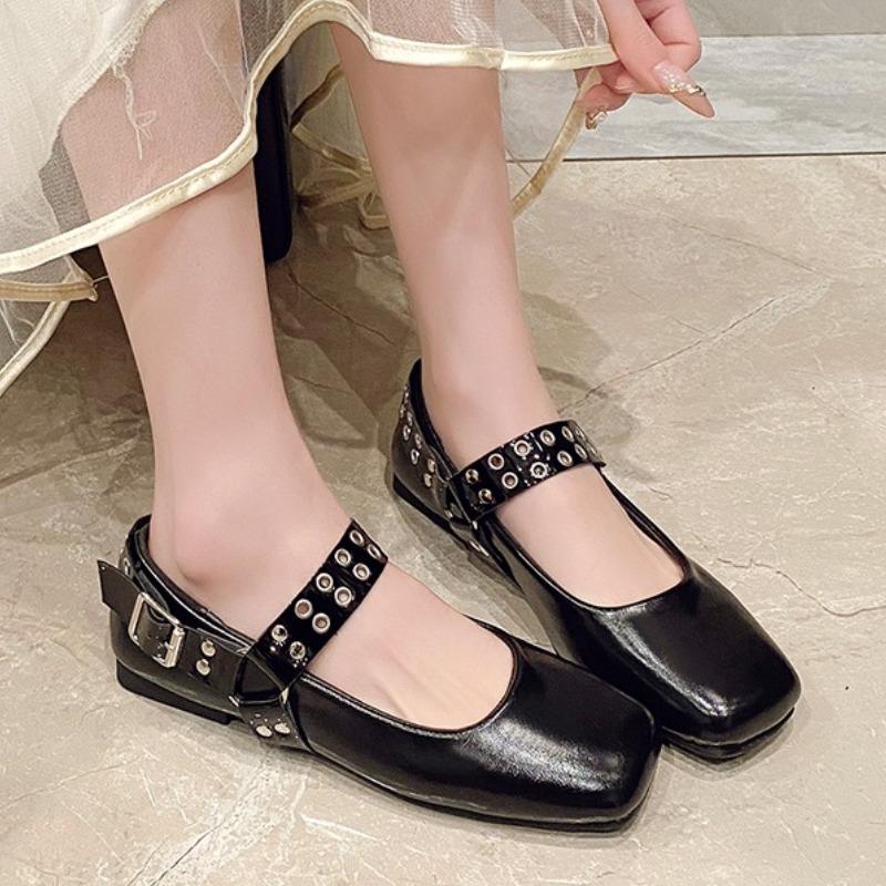 Fashion 2025 Female Footwear Round Toes Luxury Women Flats Shoes Allow Fashion Buckle Strap Ladies Ballet Rivets Flats Shoes