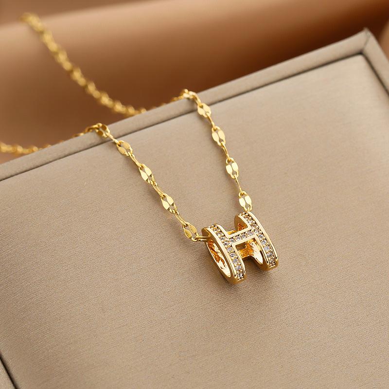 Golden Luxury Diamond Titanium Steel Necklace Women Fashion Slim Waist H Pendant Collarbone Chain