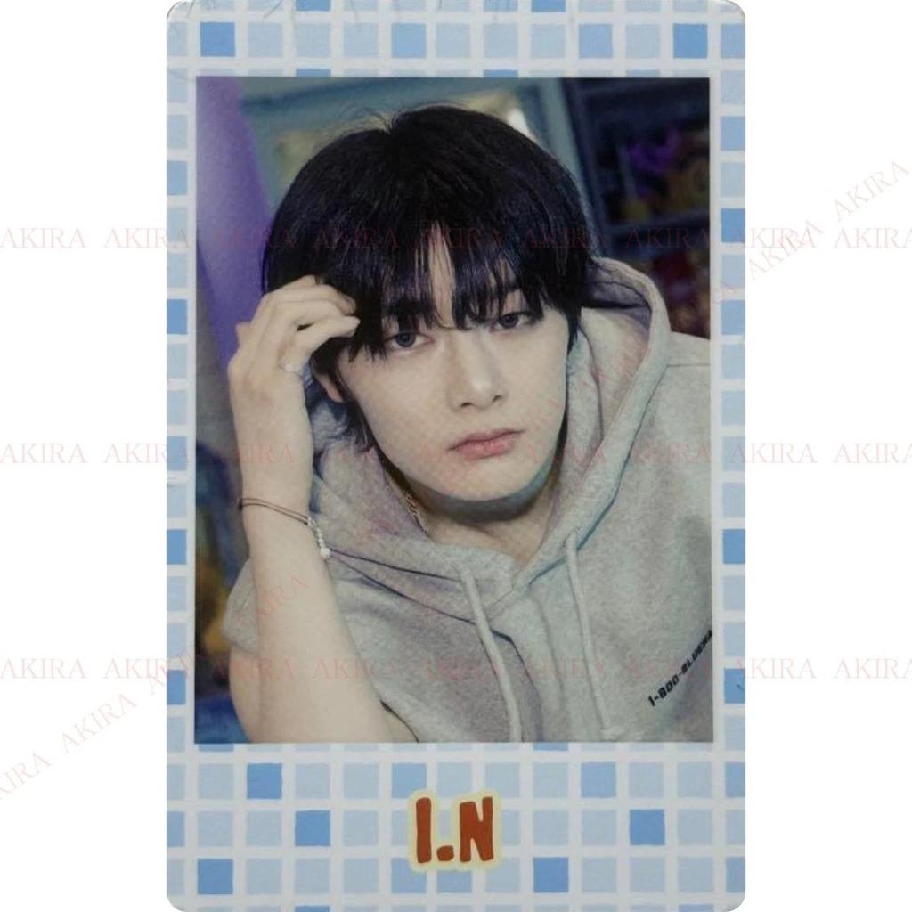 Stray Kids JYP JAPONYA POPUP MAĞAZASI 2025 SKZ SAUNA FOTOĞRAF KARTI ANAHTARLIK ROZET