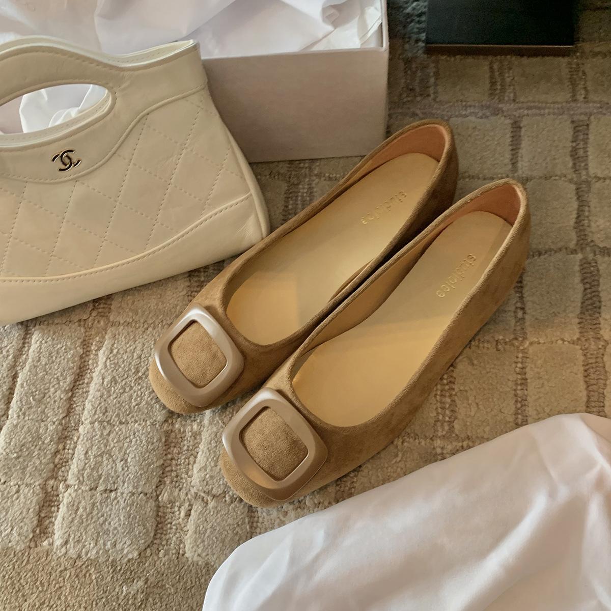 

Sheepskin version~ Grape mother same temperament round head square buckle light mouth suede commuting versatile comfortable single shoes women 40