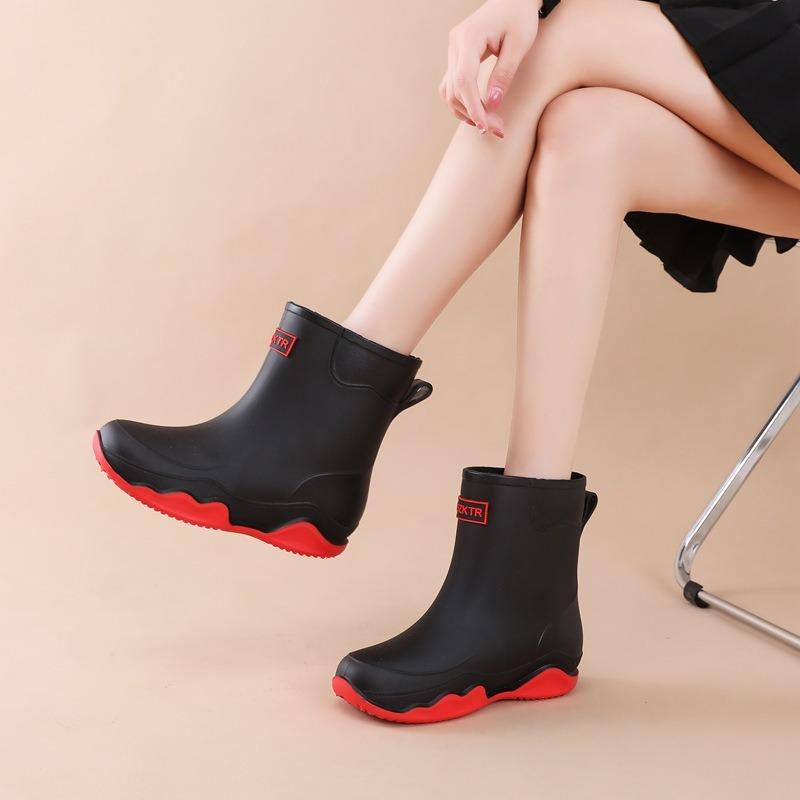 Men's and Women's Rain Boots, Mid-tube Outdoor Motorcycle Tide Waterproof Shoes, Thick-soled Rubber Shoes, Lightweight Overshoes