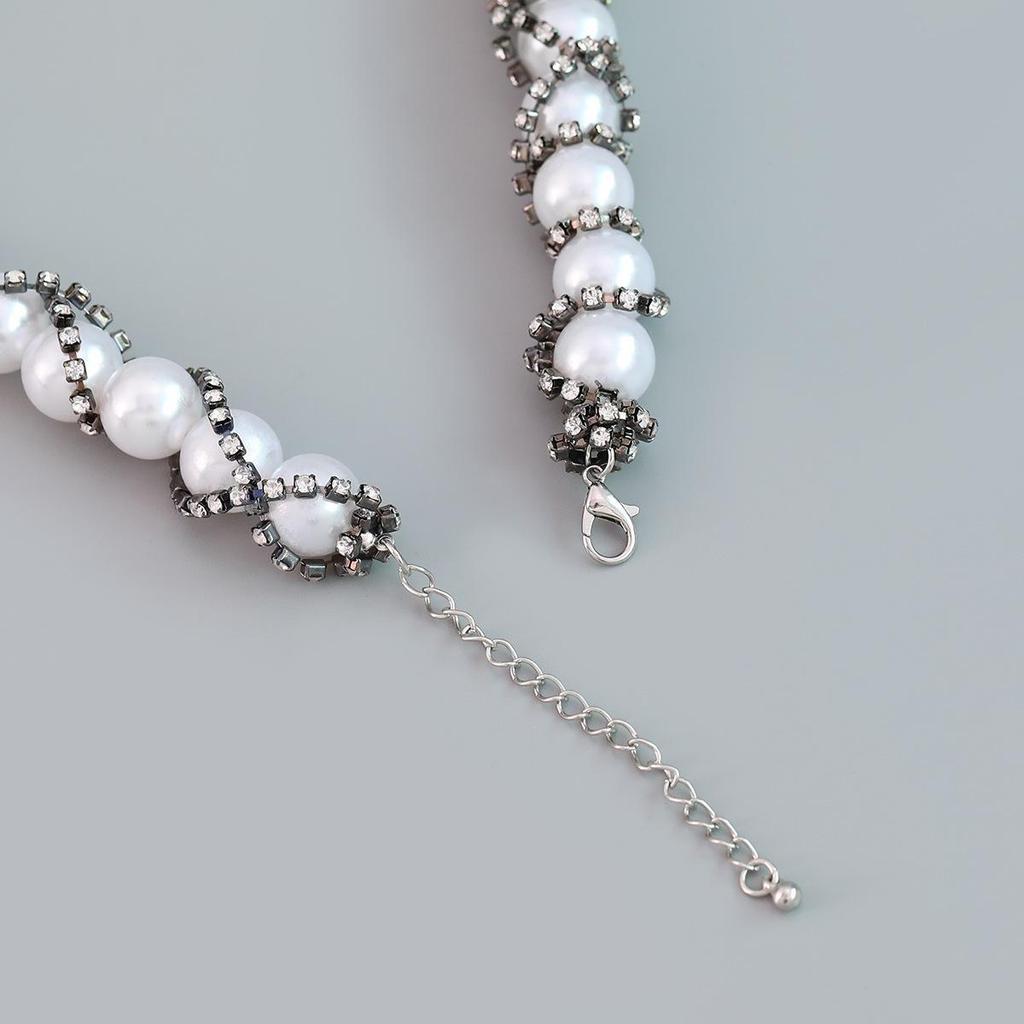 European and American Exaggerated Hip-Hop Necklace with Imitation Pearls and Acrylic Diamonds