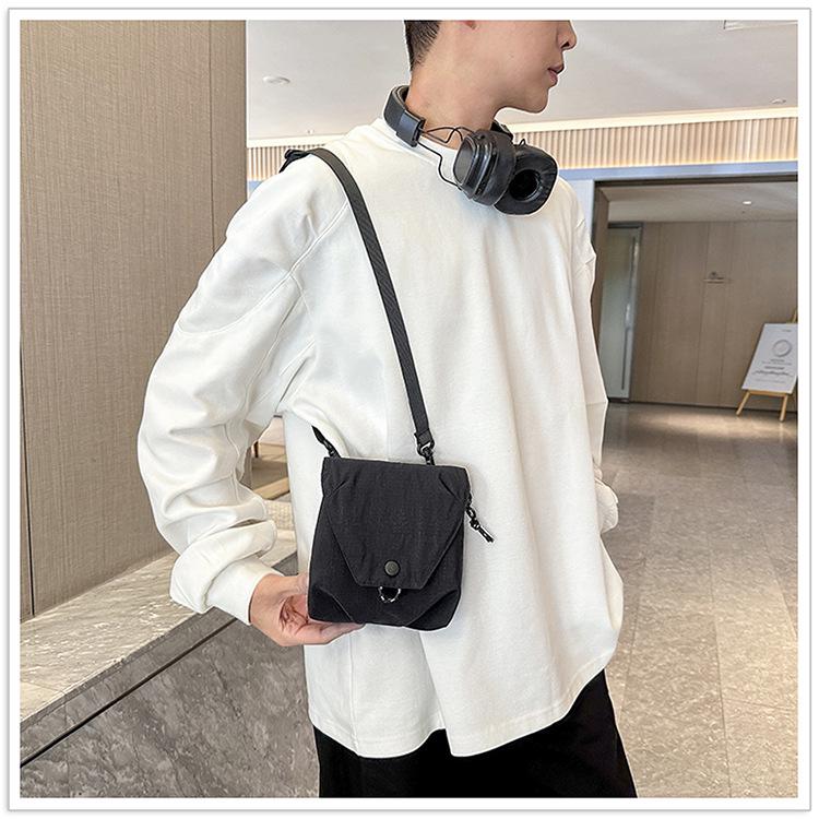 Japanese Style 2025 Casual Solid Color Mini Crossbody Phone Bag for Men and Women