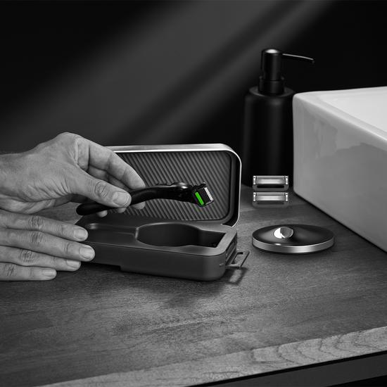 Gillette Labs Deep Cleansing Bar Tin Case Promotion (Handle + 3 Blades + Tin Case)