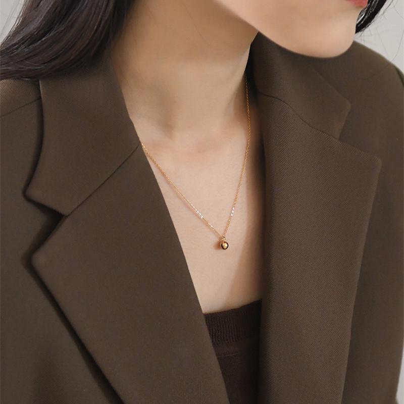 18K Gold Plated Titanstahl Koreanisch-Japanischer Stil Schlüsselbein Kette Halskette mit Einfachem Anhänger für Frauen