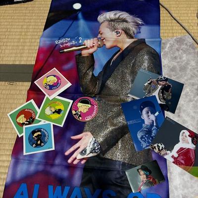 [USED] BIGBANG GD Tapestry Stickers Badges Postcards Cased