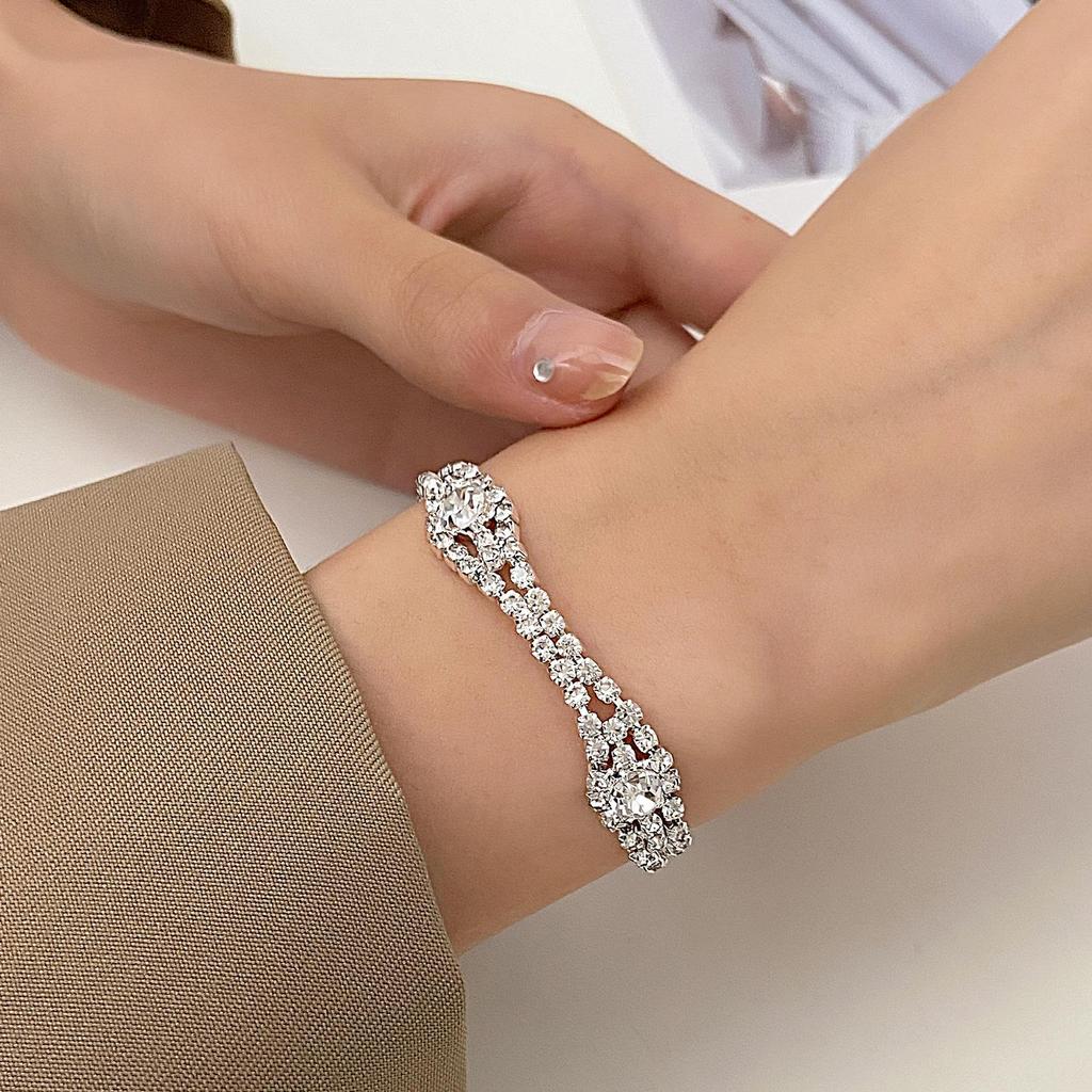 European-American Minimalist Rhinestone Claw Chain Bracelet: Versatile Full Diamond Design for Evening Wear