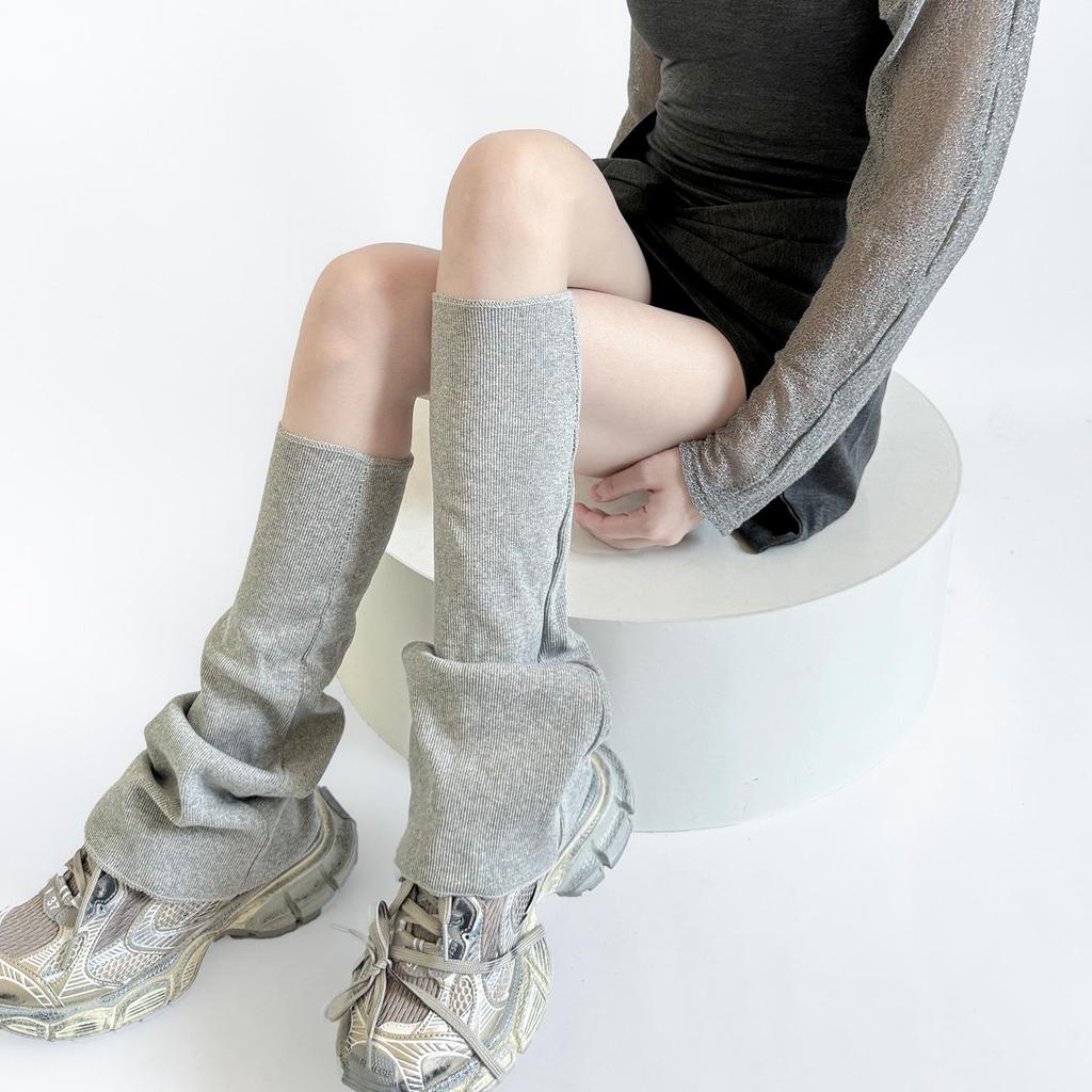 Gray Women's Slimming Micro-Flare Cotton Calf Socks - Solid Color, Elastic, Piled-Up Trapezoidal Leg Covers for Spring and Autumn.