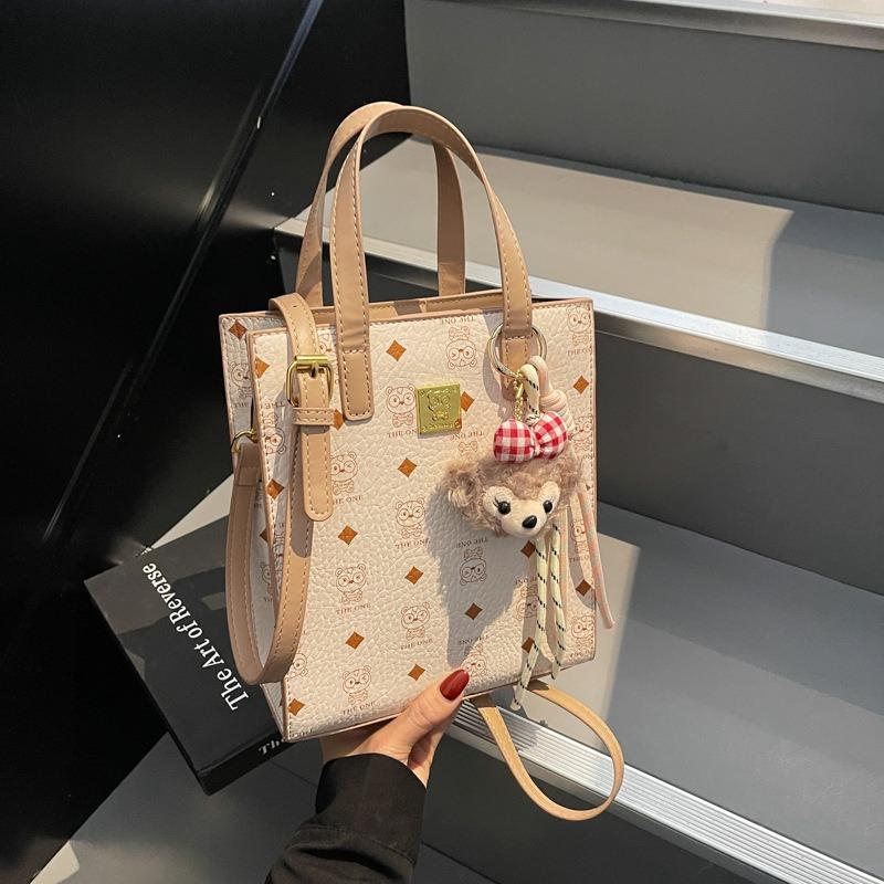 Today's popular bags are women's new high-end commuting versatile messenger bags, portable boxes, bucket bags.