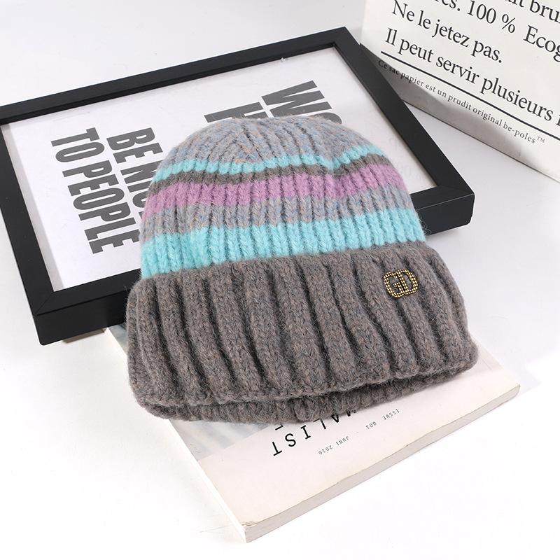Women's Autumn and Winter New Fashion Letter Knitted Hat Korean Style Versatile Face Showing Small Thickened Head Wool Hat Men