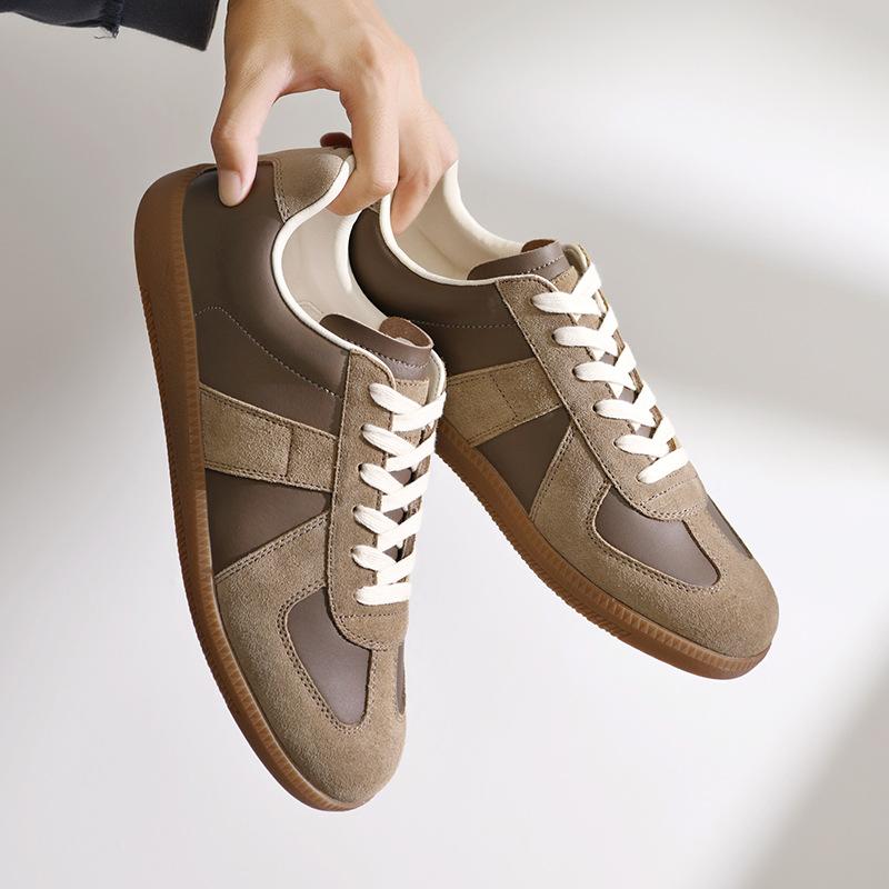 Men's Fashion Casual Shoes Unisex Sports Couple White Lightweight Sports Shoes Retro Comfortable Soft Sneakers Versatile Loafers