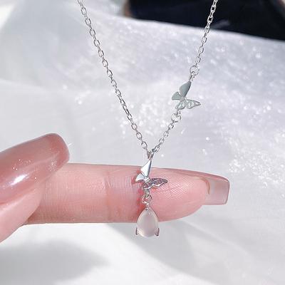 Colar Gota de Borboleta Pequeno Temperamento Fresco e Doce Feminino Design de Minoria Senso de Colar