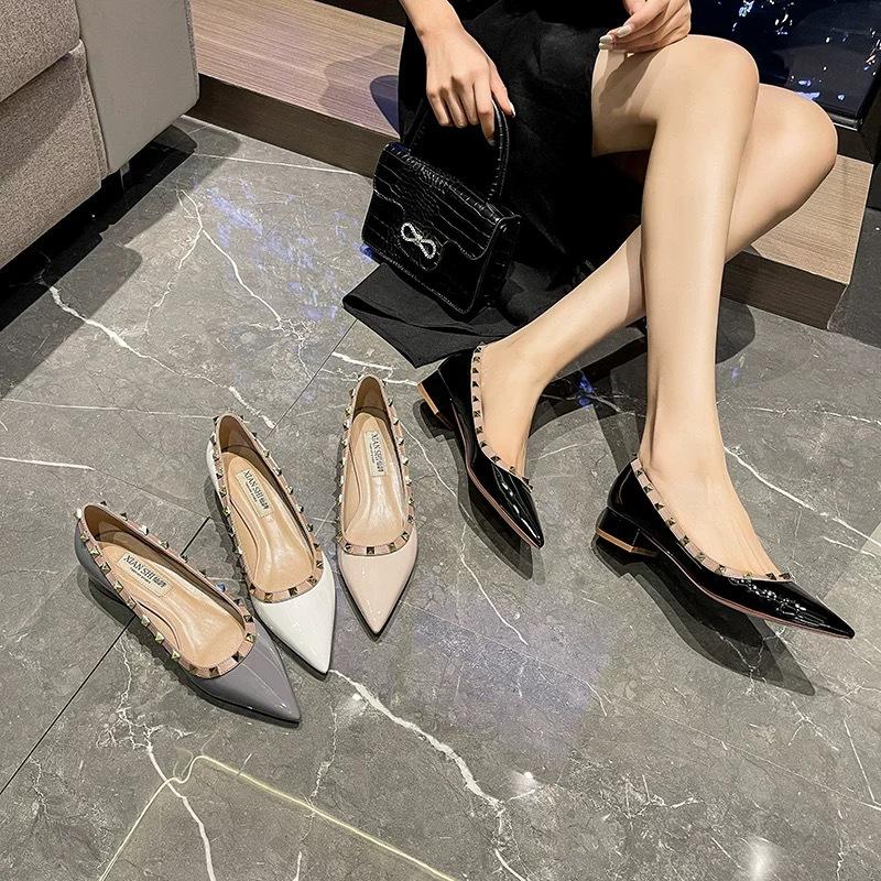 New Nude Patent Leather Rivets Pointed Flat Shoes Women's Versatile Thick Heel Low Heel Soft Sole Temperament Light Mouth Single Shoes