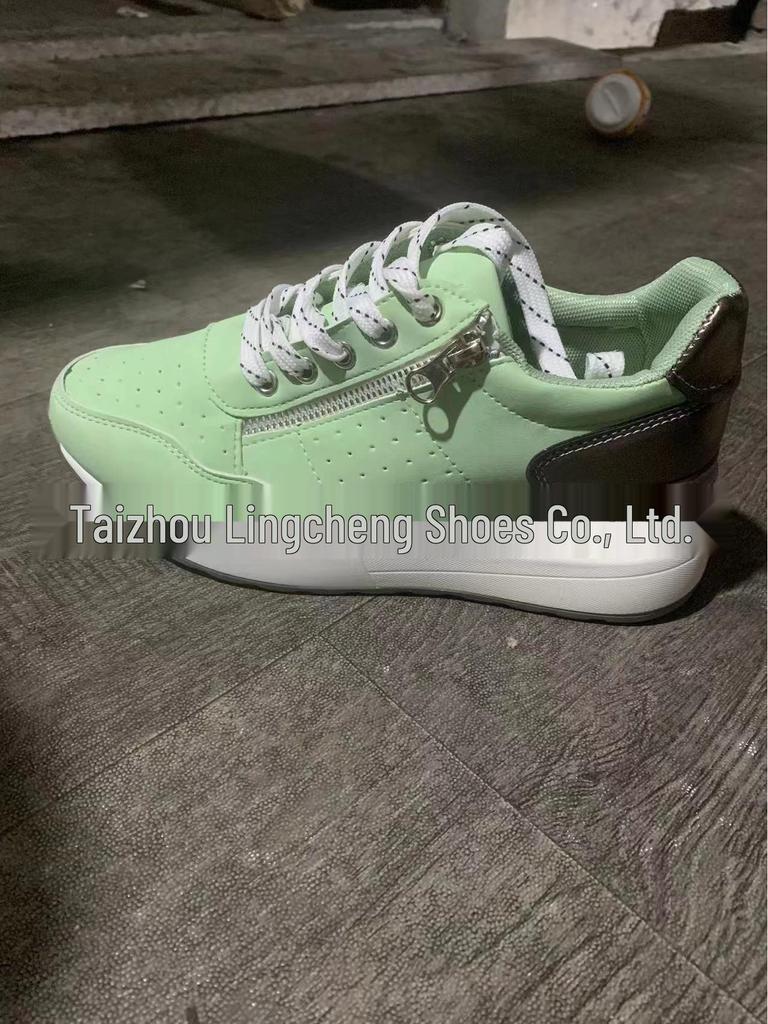 2021 Casual Women's Lace-up Sneakers with Thick Sole and Burned Flower Design, Plus Sizes Available