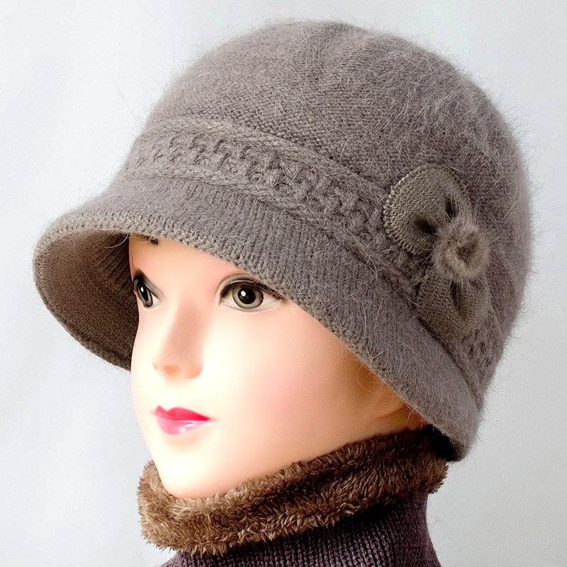 Middle-aged and elderly autumn and winter wool hat, scarf cover, elegant versatile velvet warm squirrel velvet women's knitted hat