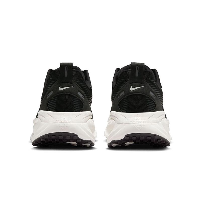 Nike Men's Vomero 18 Running Shoes