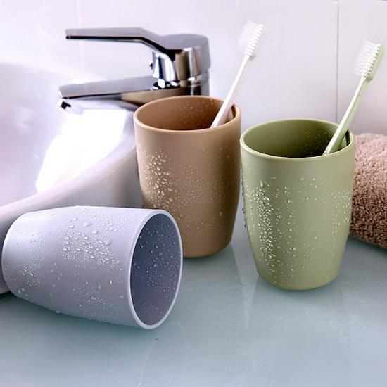 Simple & Stylish Family Toothbrush Holder – Plain Color Plastic Cup for Couples & Mouthwash