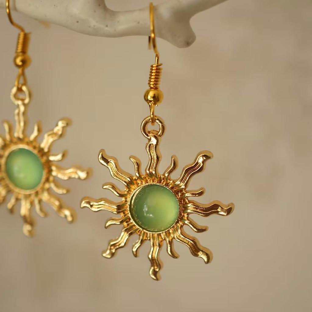 Gothic Gold And Light Green Sun Necklace And Earrings Set With Geometric Pendant For Party Wear
