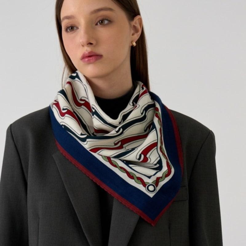 RS9 SEOUL 25FW LANA 100% Wool Hand-Stitched Trimmed Square Scarf