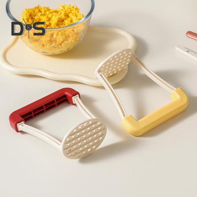 Kartupeļu spiedējs ar ergonomisku rokturi Manuāla kartupeļu spiede, šūnveida, apaļa cauruma kartupeļu biezeņa spiede Daudzfunkcionāls virtuves rīks pupiņu dārzeņiem