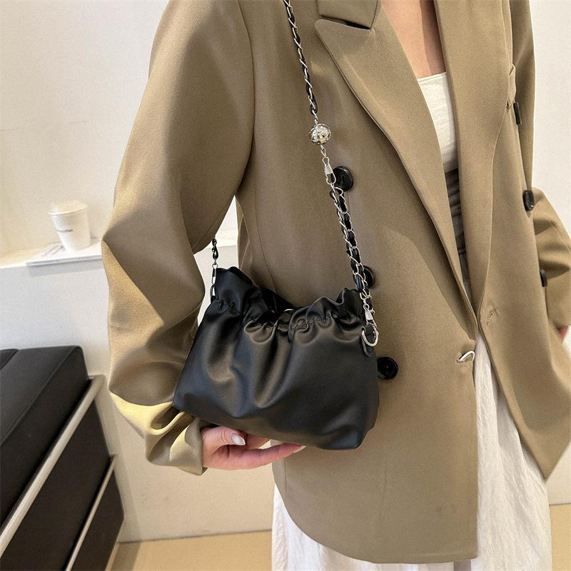 Trendy Women's Bag New Trendy and Fashionable Solid Color Bag Exquisite Chain Design One-shoulder Crossbody Bucket Bag