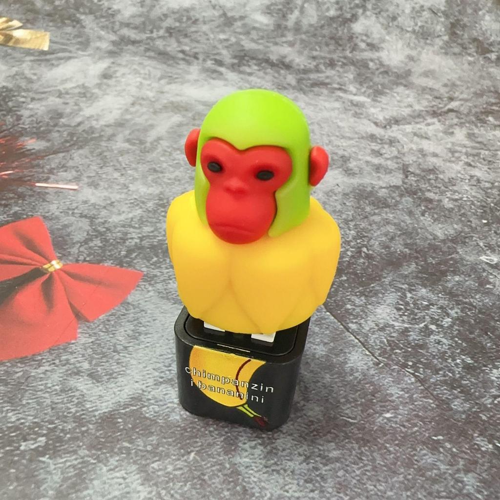 Articulated Shan Hai Jing Wooden Keychain: TungTungTung Sahur Figurine with Language Button