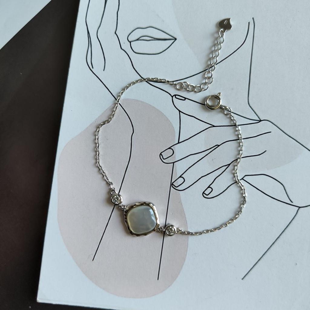 Silver Bracelet with Natural Mother-of-pearl, Cubic Zirconia, Product Weight 2.88 G (60002289)