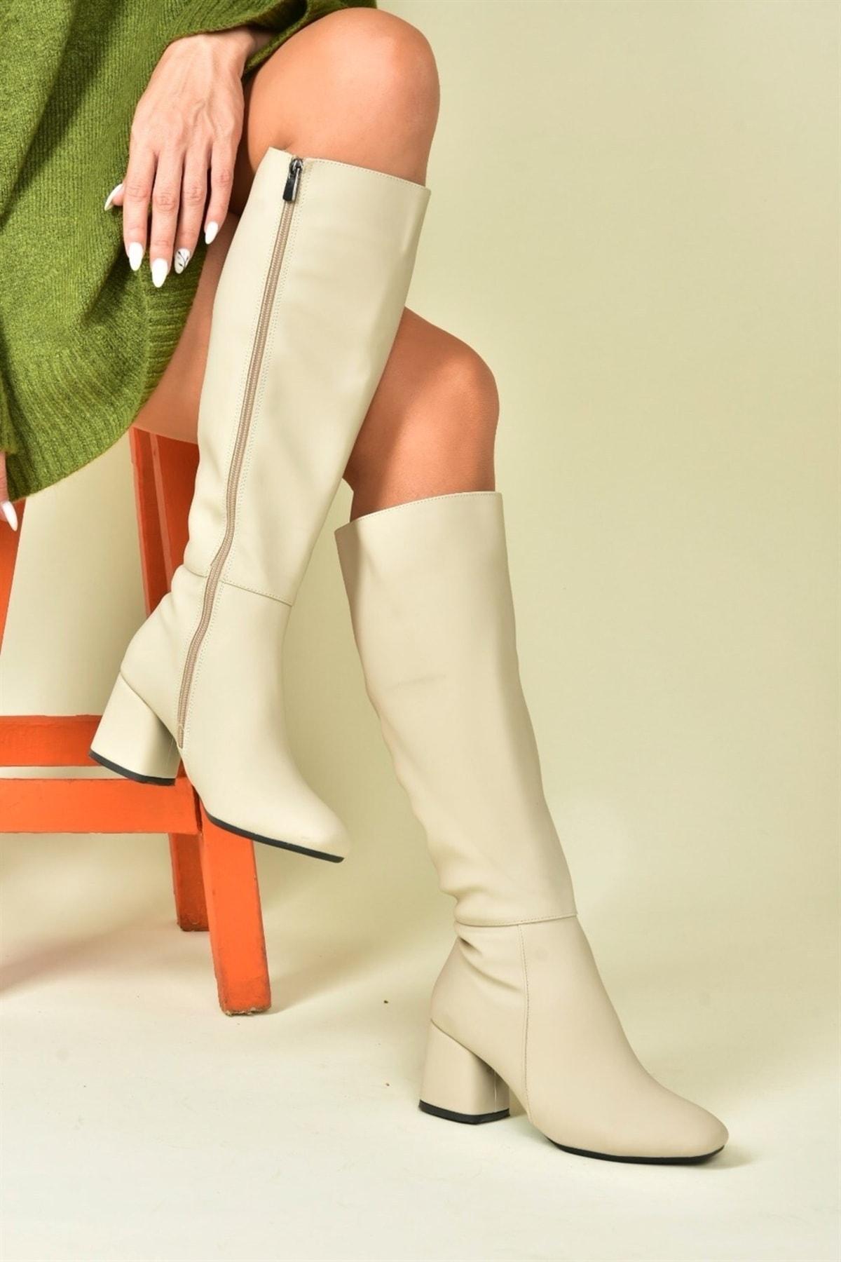 

Женские модные бежевые повседневные ботинки на низком толстом каблуке 09