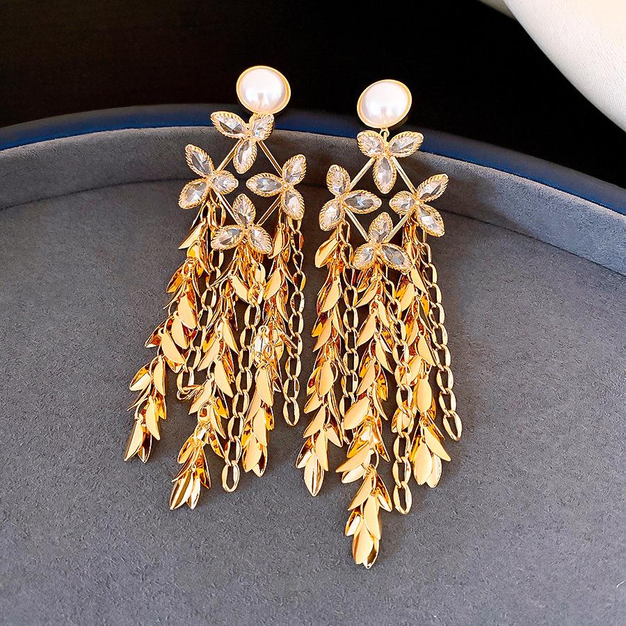 

European and American flower leaf fringed pearl earrings stud earrings exaggerated personality earrings women