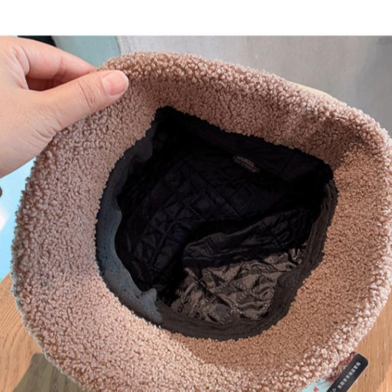 Women's Fleece-Lined Lamb Wool Beret: Warm Autumn/Winter Bucket Hat for Skiing & Outdoor Play