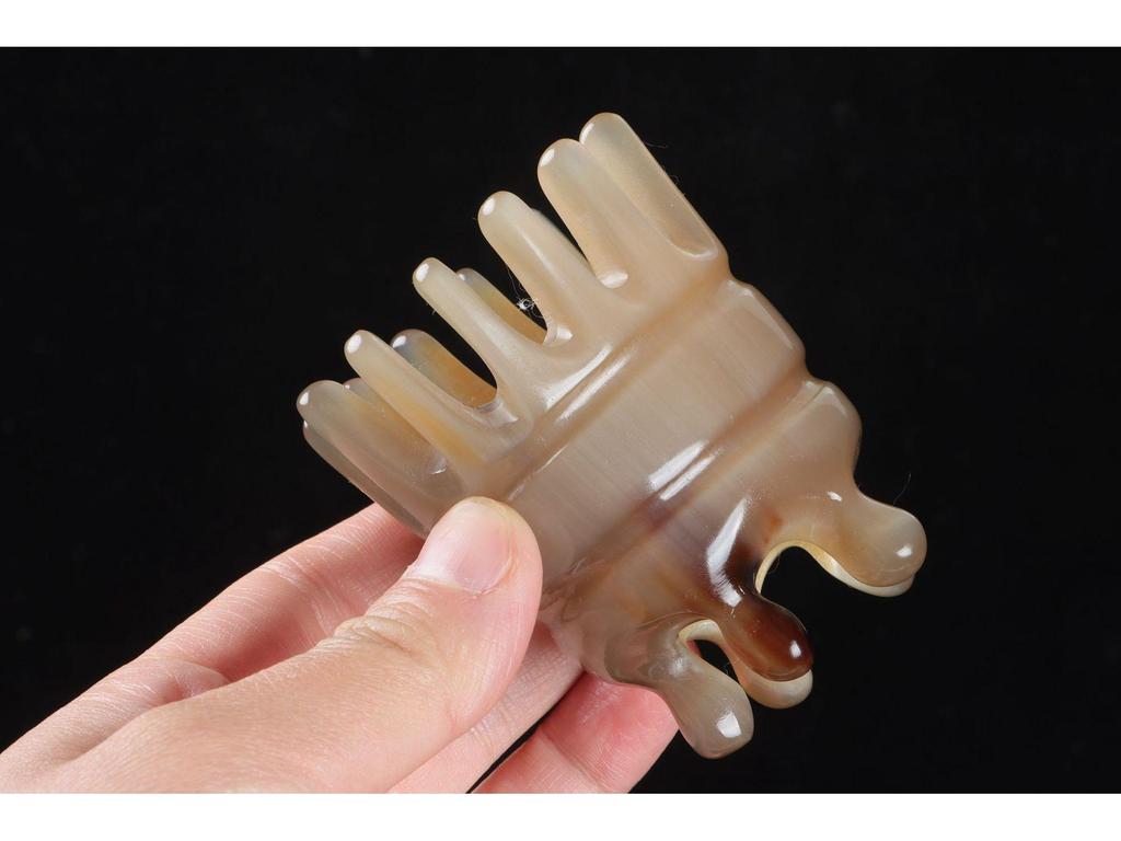 Ox Horn Shampoo and Massage Comb: Wide, Dense Teeth for Meridian Therapy.