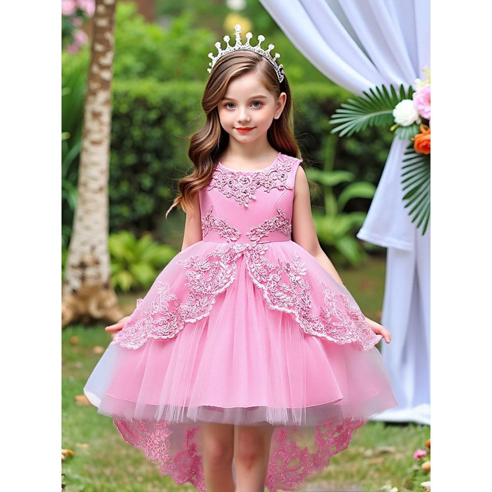 Girls' formal dresses, children's princess dresses with trains, beaded dresses for girls, and outfits for young presenters on the catwalk
