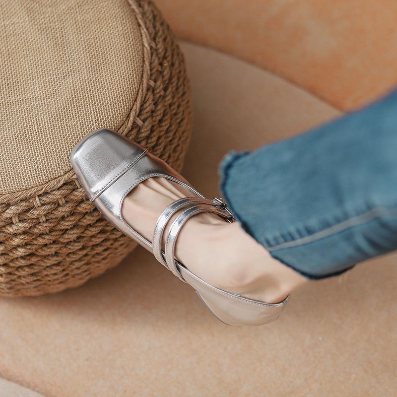 

Внутреннее увеличение высоты 7 см толстый каблук туфли на высоком каблуке ремешок с пряжкой в одно слово новые серебристые с квадратным носком маленькие одинарные туфли женские 39 серебряный