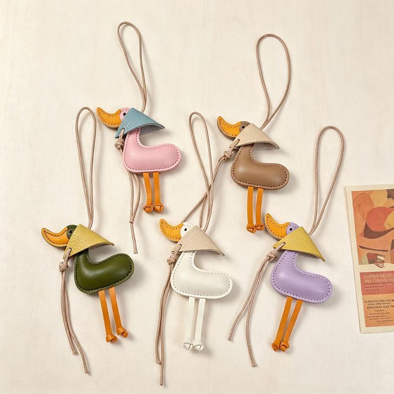 1Pcs Cartoon Car Keyring Pu Duck Keychain Leather Material Yellow Duck Pendant Lightweight Hanging Rope Handbag Accessory