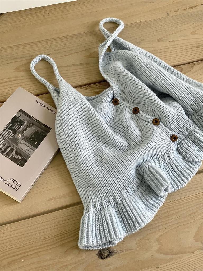 Korean Style V-neck Knit Camisole: Slimming Sleeveless Layering Vest for Spring & Autumn