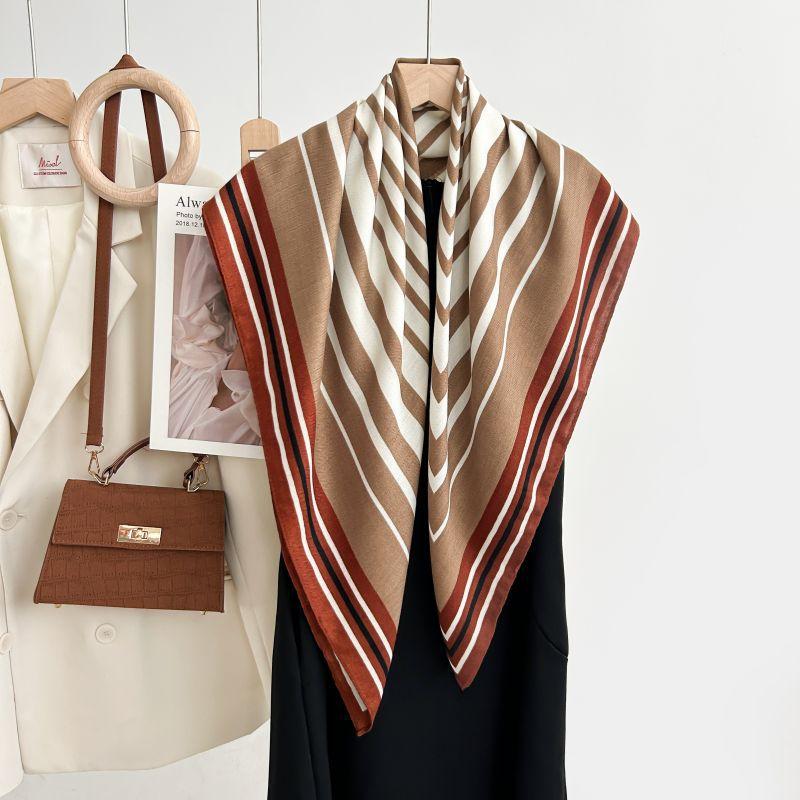 Autumn And Winter White Flower Print Fresh And Elegant 90 Square Scarf Herringbone Shawl Soft Skin-Friendly Warm Scarf