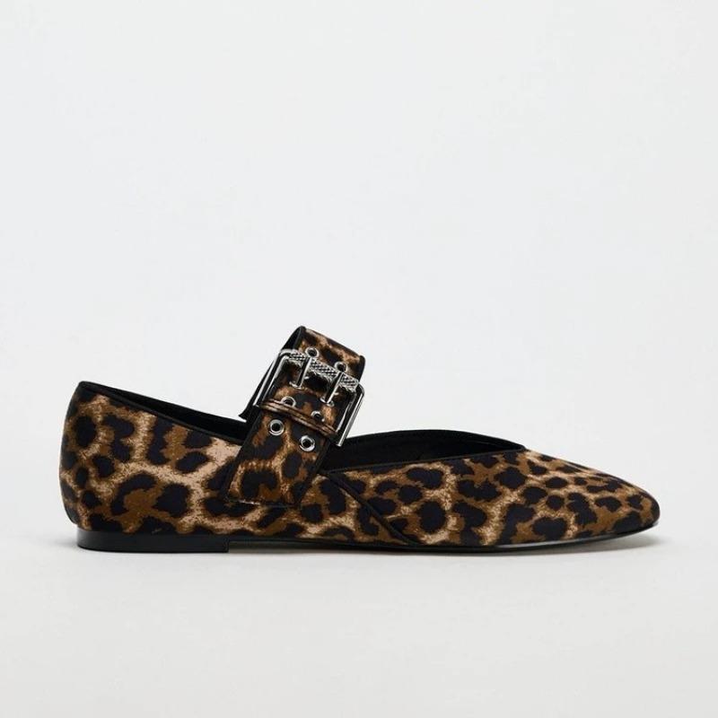 Large size fashion casual flat shoes for women's spring new leopard print buckle fashion casual shoes for women