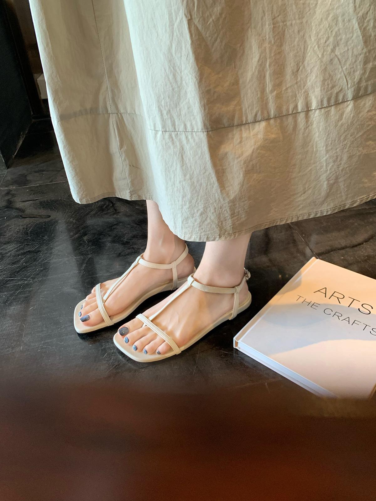 

Grape mother, the same French oblique square T-shaped with toe sandals, women s word with simple and versatile open-toe sandals 40 белый