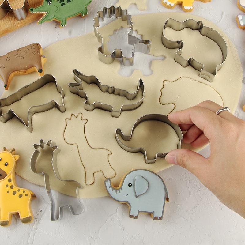 12 Pieces Animal Cookie Cutters Set For Kids with Storage Box Stainless Steel Safari Animal Biscuit Cutters Molds JT346