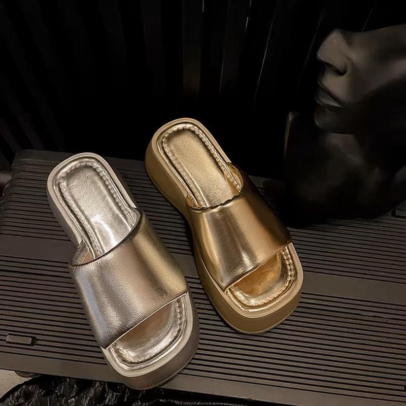 

Модные универсальные слипоны на толстой подошве-маффине, женские, 2025 новый летний повседневный увеличивающий рост танкетка, крутые шлепанцы 35 золотой