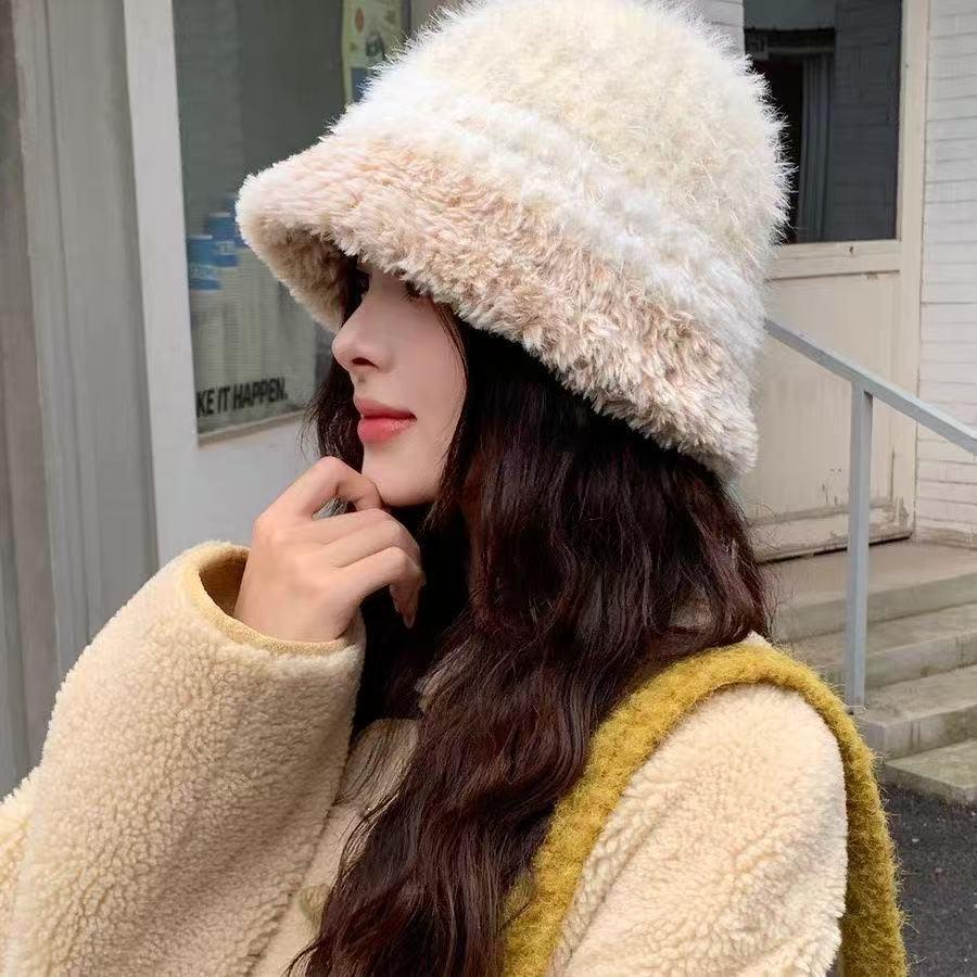 Korean Style Women's Plush Color Block Bucket Hat - Warm Ear Protection, Trendy and High-Quality Woolen for Fashionable Outings