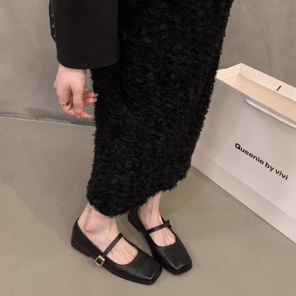 Silver square head single shoes women's 2025 new spring and autumn with skirt French evening breeze flat bottom light mouth Mary Jane small leather 