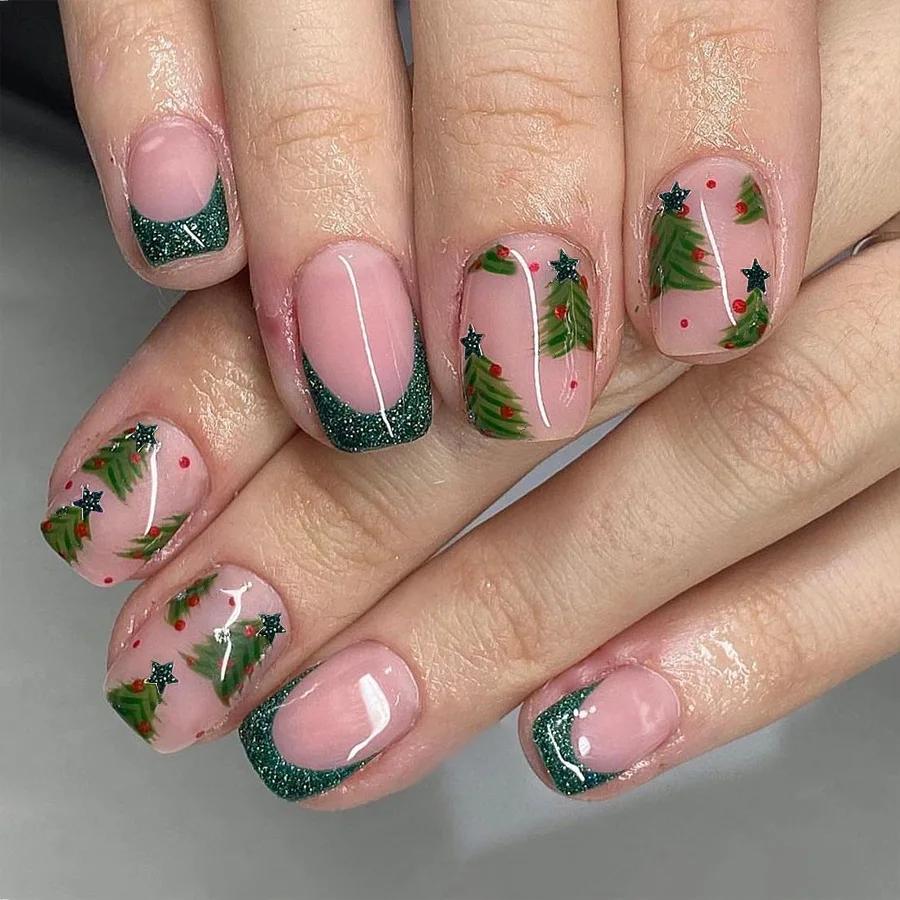 BEPAN 24Pcs Green Santa Press On Nails Short Glossy Square Full Cover Fake Nail Tips Christmas Tree with Glitter False Nail Festival