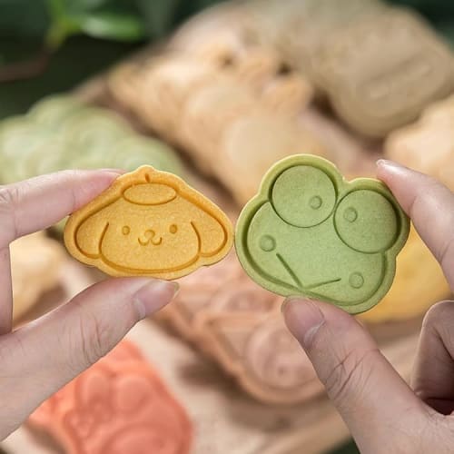 Set of 8 YAYAMIYA Cookie Cutter, DIY Biscuit Baking Tools, Press-Type, Perfect for Baking, Kitchen, Kids, Prizes, Lunch Boxes, and More. Popular As a