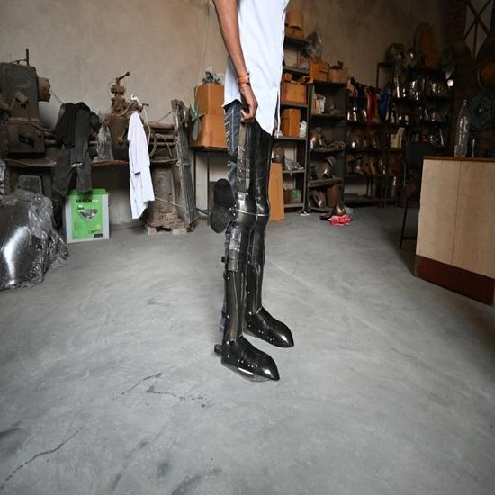 Średniowieczna Pełna Ochraniacz Nóg Ręcznie Robiona Zbroja Nagolenniki Zbroja Rycerska Kostium Ochrona Niestandardowa Zbroja Historyczna do Cosplayu Z Butami